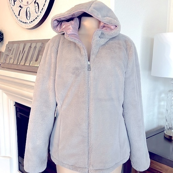 Andrew Marc  Reversible Puffer - Picture 12 of 13